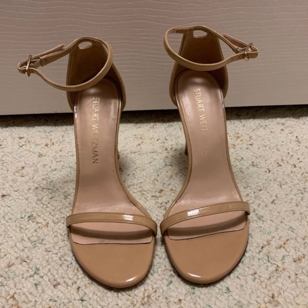 Stuart Weitzman Heels! The perfect nude heel!